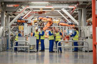 凤凰网汽车 数字化时代下网络工程的创新引擎